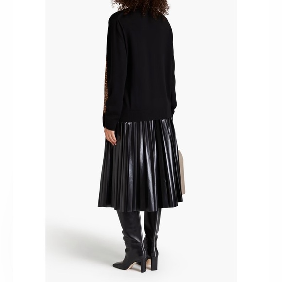 BURBERRY womens V-neck Silk twill-paneled merino wool sweater size M - Picture 2 of 15